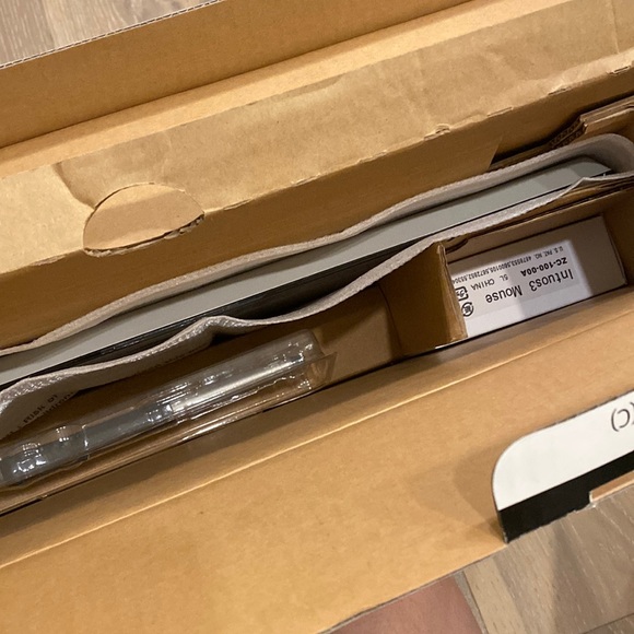 Wacom intuos tablet 9 x 12 - Picture 5 of 7